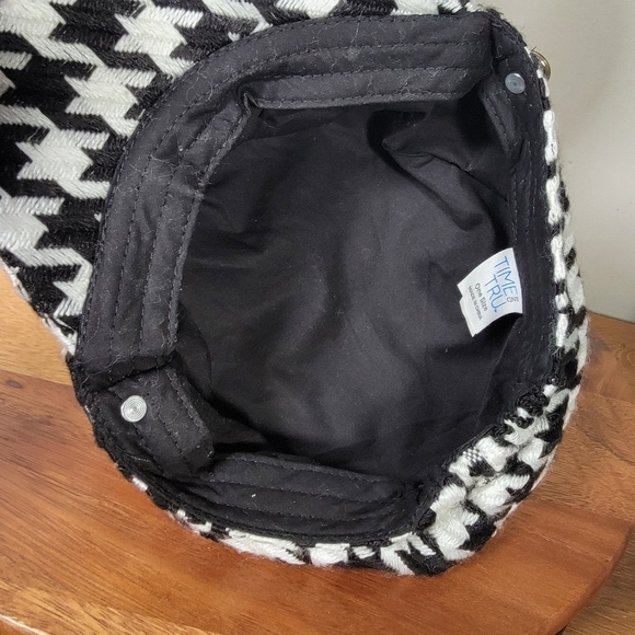 Time And Tru Black and White Houndstooth Bewsboy Cap Womens One Size - Picture 11 of 14
